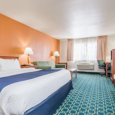 Hotel Baymont By Wyndham Santa Fe Habitación foto